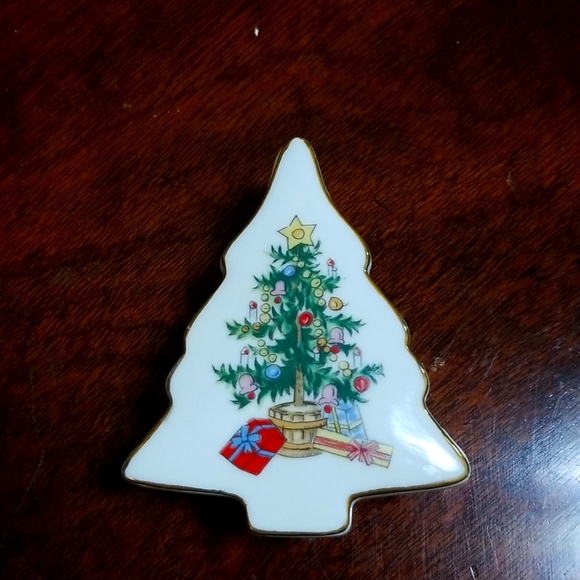 VINTAGE LIFTON CHINA CHRISTMAS TREE TRINKET BOX #1198 W LABEL - Picture 1 of 6